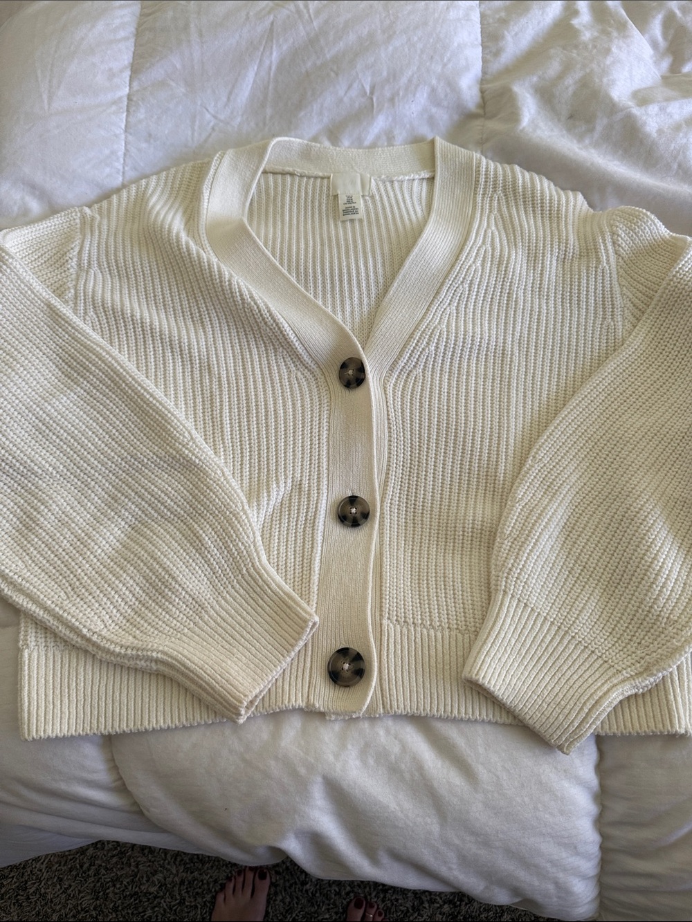 H&M Women’s Cream V-Neck Knit Sweater Cardigan